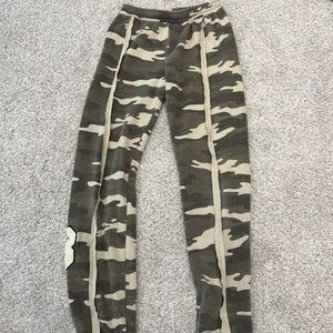 Kids Camoflauge Embroidered Sweatpants